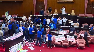 Драка в тайваньском парламенте
