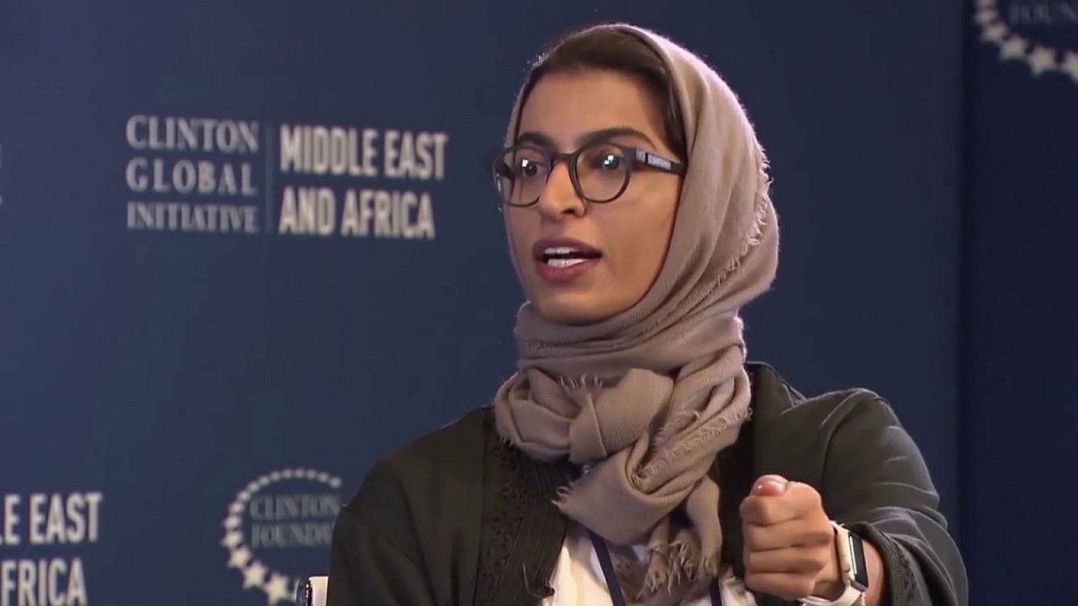 وزيرة إماراتية تفتح النارعلى قناة الجزيرة
