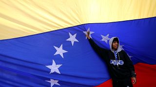Venezuela celebra este domingo una consulta popular no reconocida por Maduro