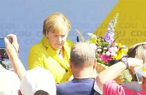 Bädertour und "Zukunftsplan": Merkel und Schulz starten Wahlkampf