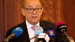 فرنسا تدعو إلى التهدئة لحل الازمة الخليجية