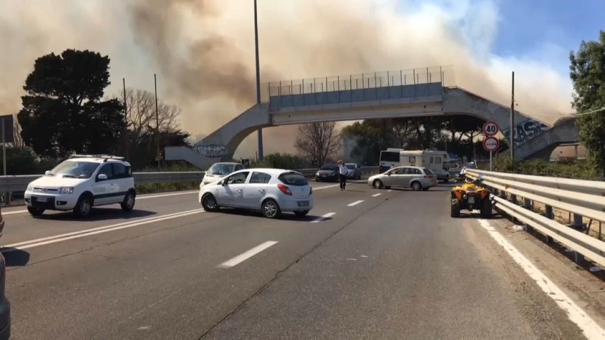 Seca propaga dezenas de incêndios no sul da Europa