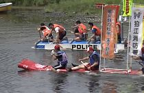 شاهد.. سباق القوارب المصنوعة يدويا في اليابان