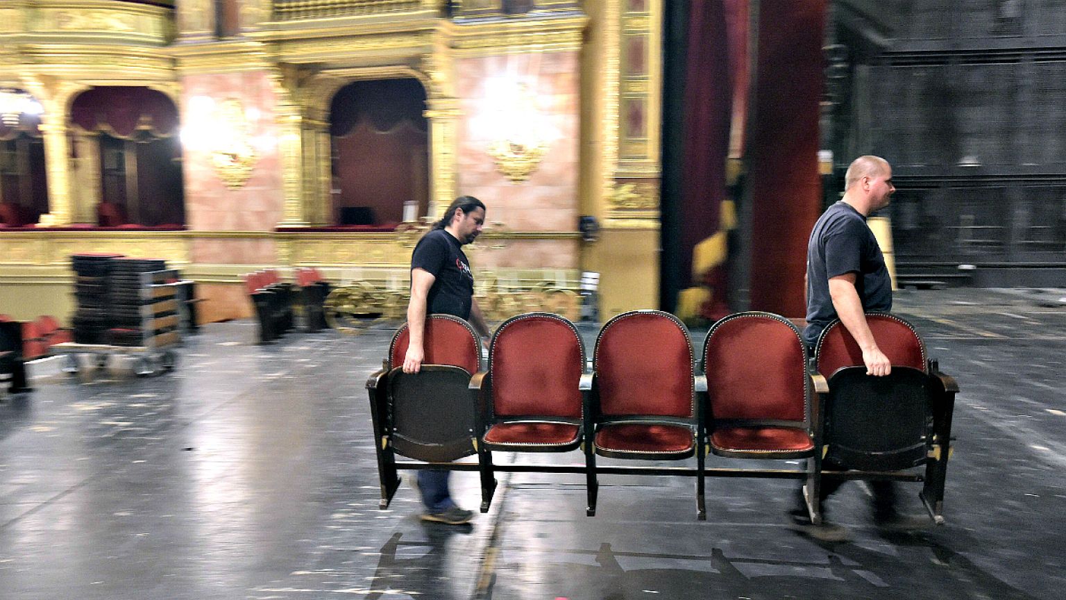 Megkezdődött az Operház felújítása