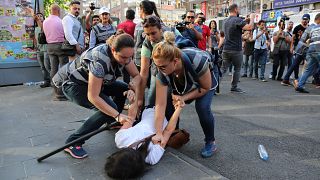 Tüntetések a szükségállapot ellen Törökországban