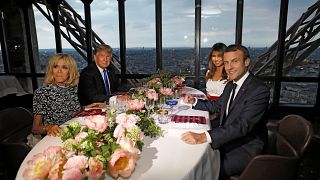 كم كلفت مأدبة العشاء التي جمعت بين ماكرون و ترامب في برج إيفل؟