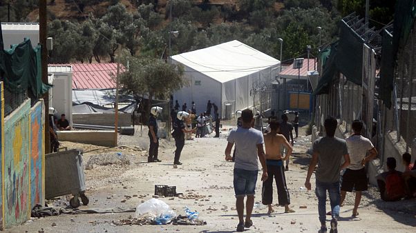 Λέσβος: Νέα εξέγερση μεταναστών στη Μόρια Λέσβος: Νέα εξέγερση μεταναστών στη Μόρια