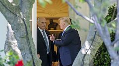 Image: CORRECTION-US-POLITICS-TRUMP-DEPARTS