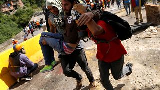 Violentas protestas contra Maduro tras la consulta popular