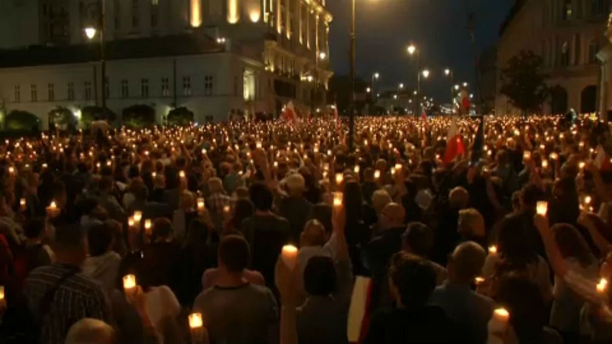 Tiltakozás után kompromisszum Lengyelországban