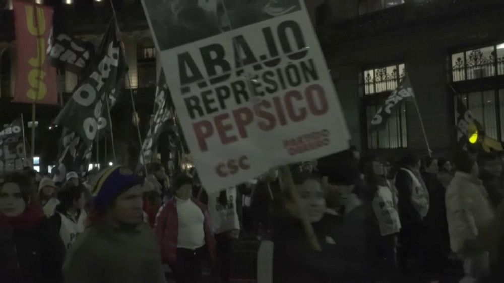 Multitudinaria manifestación en Argentina contra PepsiCo - euronews
