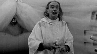 Corpo de Salvador Dalí exumado