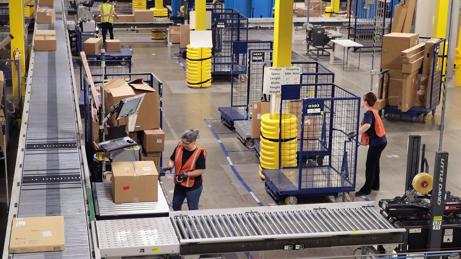 Amazon employees push for company to 'be a climate leader' to combat global warming