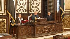 مجلس الشعب السوري يقيل رئيسته ويعين المخرج إسماعيل نجدت أنزور رئيسا بالنيابة