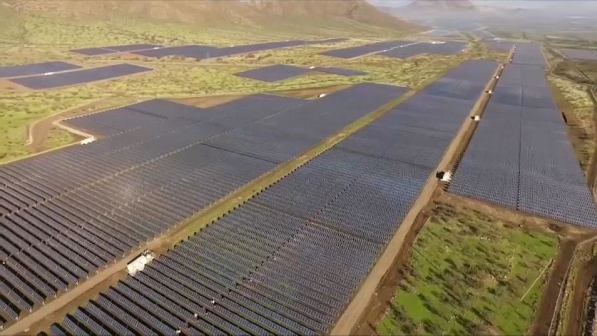 Χιλή: Εγκαίνια για το πρώτο μεγάλο ηλιακό εργοστάσιο