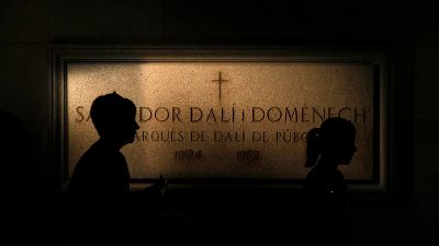 Salvador Dali'nin mezarı açıldı: 'Bıyıkları şeklini koruyor'