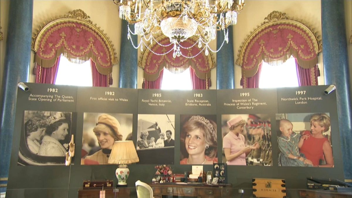 معرض لمقتنيات الأميرة ديانا في ذكراها الـ 20
