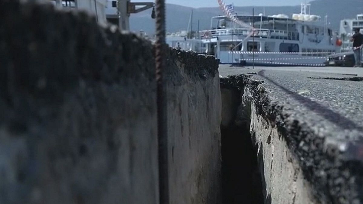 Na ilha grega de Kos avaliam-se os estragos do sismo