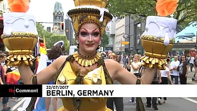 Almanya'daki eşcinsellerden kutlama yürüyüşü
