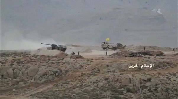 عرسال: تراجع حدة المعارك في يومها الثالث واستسلام العديد من مقاتلي النصرة عرسال: تراجع حدة المعارك في يومها الثالث واستسلام العديد من مقاتلي النصرة