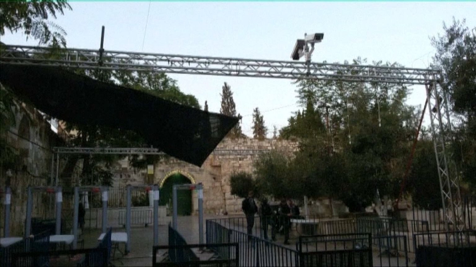 الاحتلال ينصب كاميرات عند باب الأسباط بالقدس