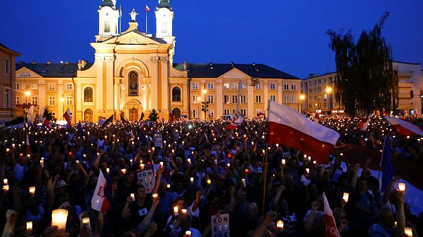 Manifestación en Polonia contra las leyes para controlar el Tribunal Supremo Manifestación en Polonia contra las leyes para controlar el Tribunal Supremo