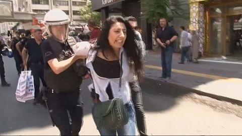 Police arrests in Ankara protest for imprisoned teachers
