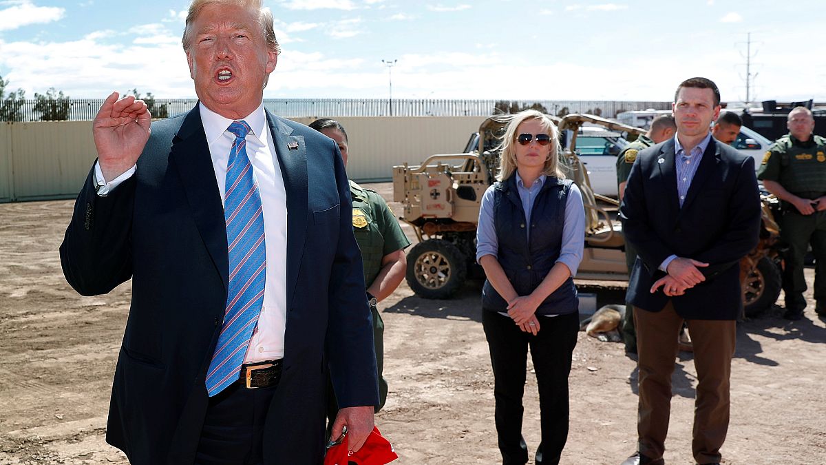 Image: Neilsen and McAleenan listen to Trump at border security tour in Cal