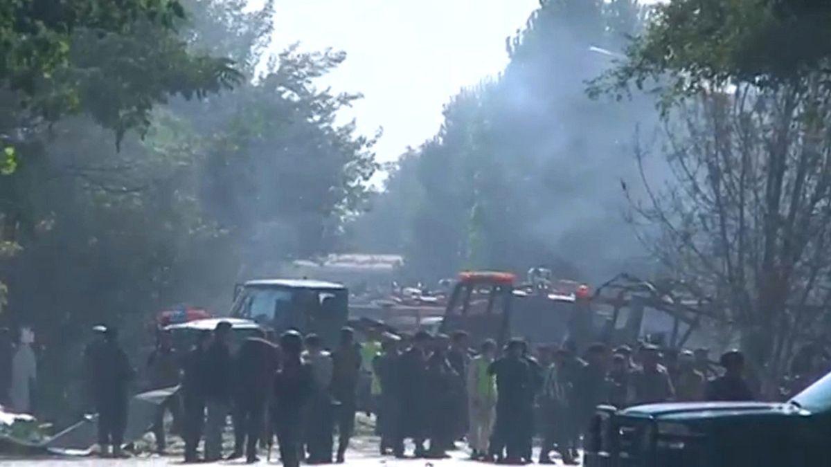 Explosão de carro armadilhado no Afeganistão causa mais de vinte mortos