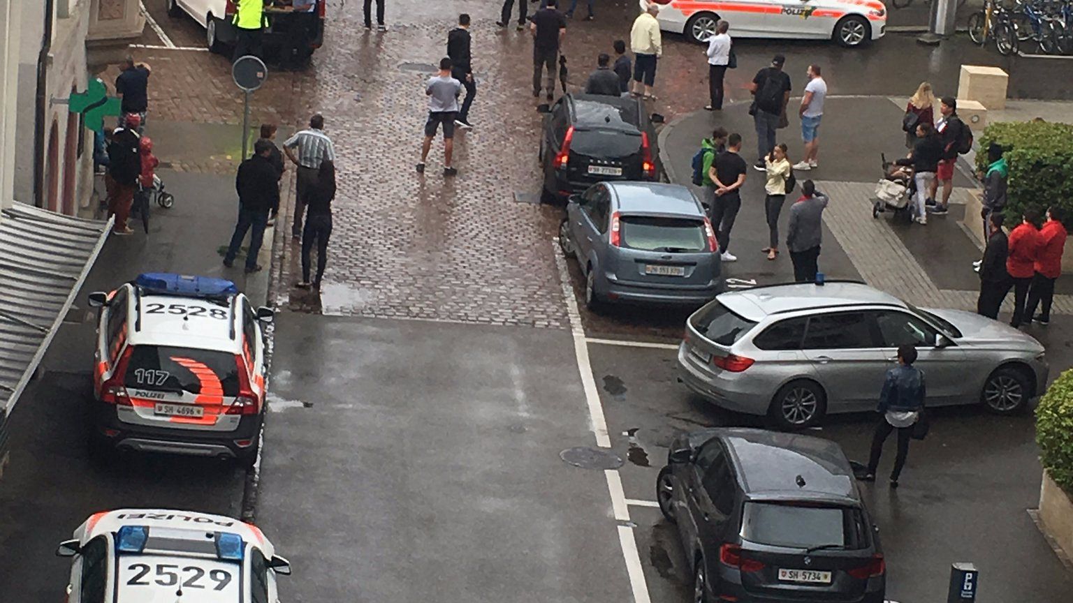 Cinq blessés en Suisse par un homme armé d'une tronçonneuse