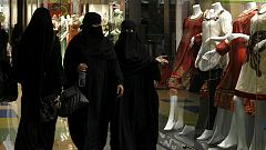 حرب #الهاشتاغ السعودي بين التنورة والنقاب