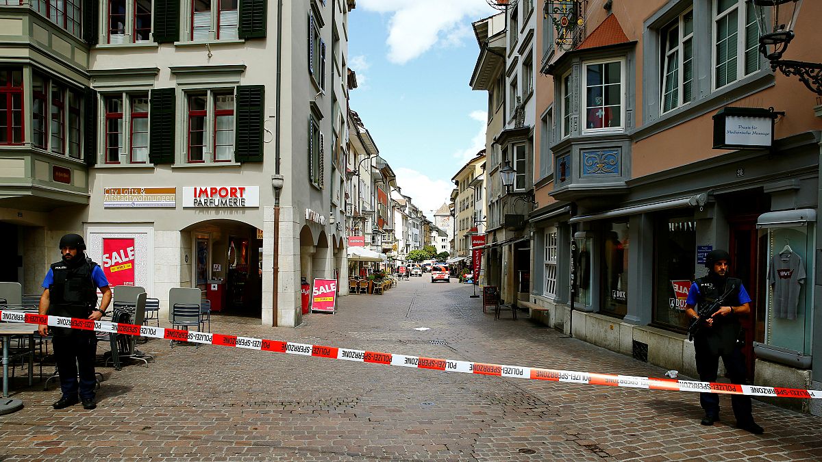 Schweiz: Pressekonferenz nach Motorsägen-Angriff