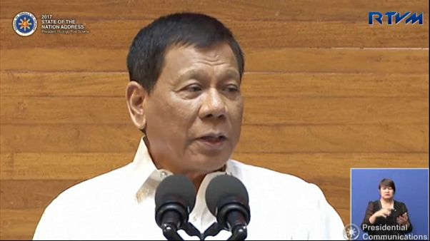 Duterte'den uyuşturucuyla mücadelede kararlılık mesajı Duterte'den uyuşturucuyla mücadelede kararlılık mesajı