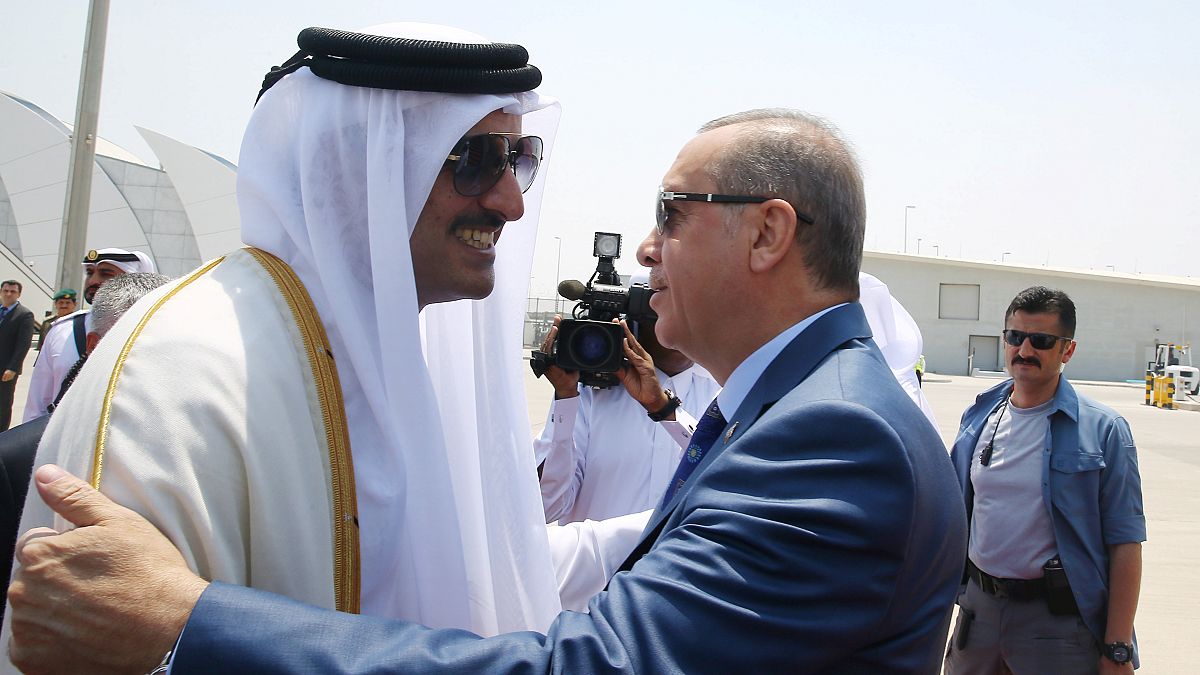 أردوغان في الدوحة: نحاول تنظيم لقاء بين جميع أطراف الأزمة