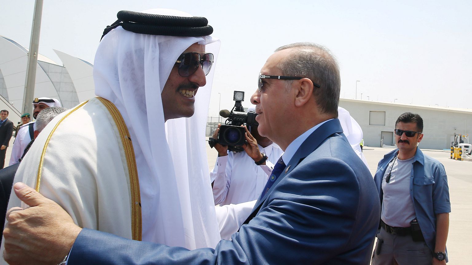 أردوغان في الدوحة: نحاول تنظيم لقاء بين جميع أطراف الأزمة