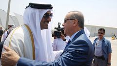 أردوغان في الدوحة: نحاول تنظيم لقاء بين جميع أطراف الأزمة
