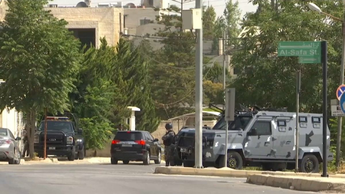 عودة موظفي السفارة الإسرائيلية في عمان الى تل أبيب بمن فيهم الضابط قاتل الأردنييْن