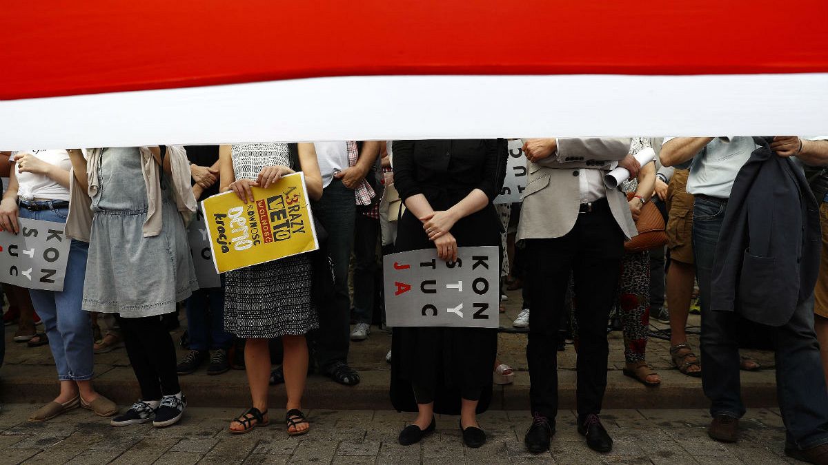 Polens Regierung will an Justizreform festhalten