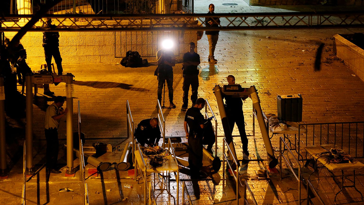 Israel decide remover detetores de metais em Jerusalém