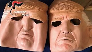 Mint a mozikban: elnöki maszkban raboltak