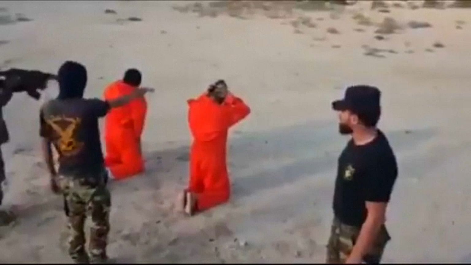شاهد.. وحدة عسكرية لحفتر على خطى داعش