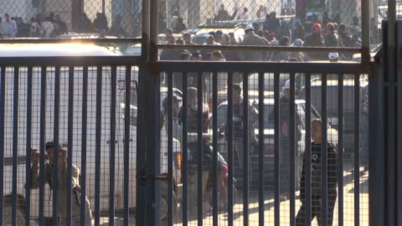 Detenido un hombre con un cuchillo en la frontera de Melilla