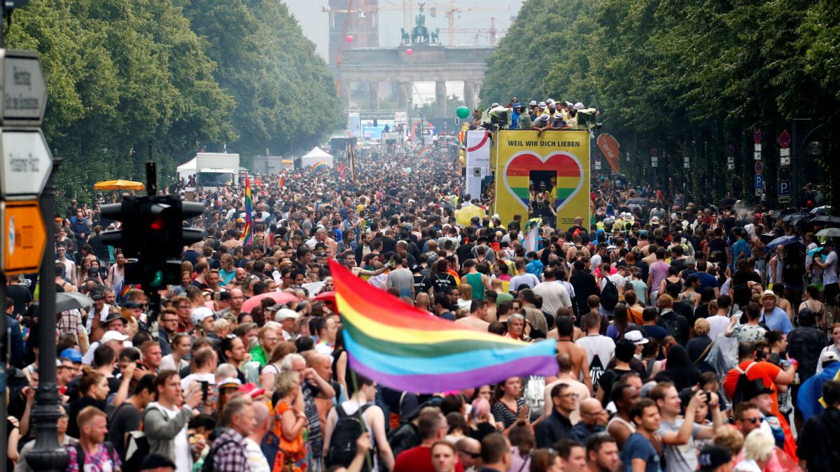 مجرمانه بودن همجنسگرایی در ۷۲ کشور جهان؛ در ۸ کشور مجازات اعدام