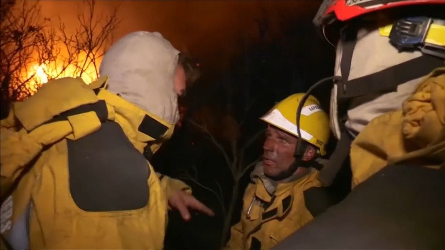 Face aux incendies, plus de 10 000 personnes évacuées