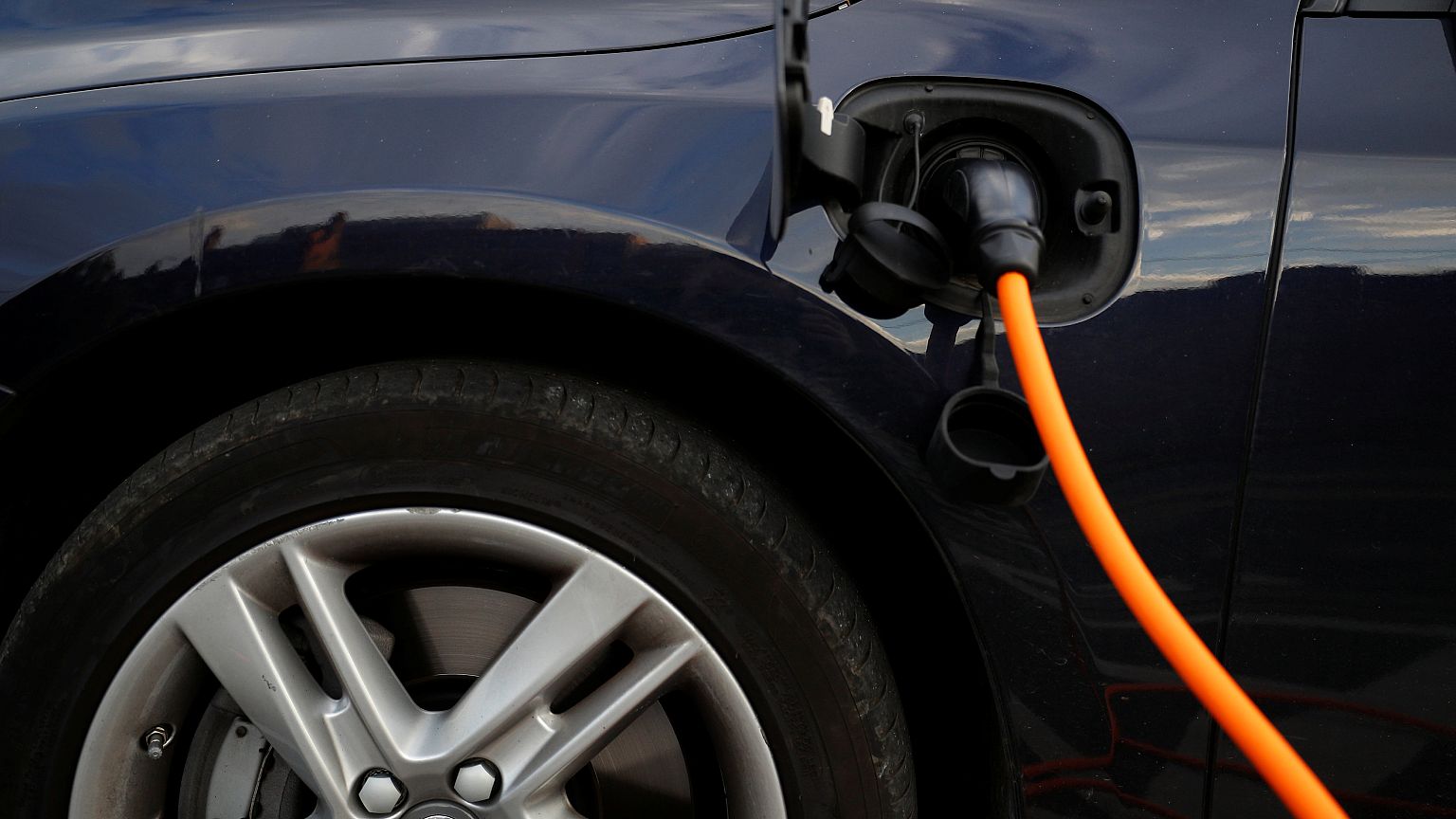 Queda na produção e nas vendas de automóveis no Reino Unido