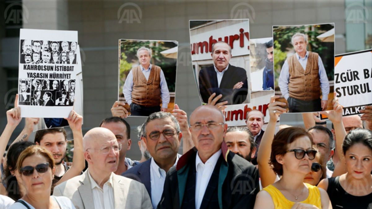 Cumhuriyet davasında Ahmet Şık'tan 'kontrollü kaos' çıkışı