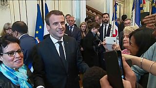 Macron mültecilere kucak açtı