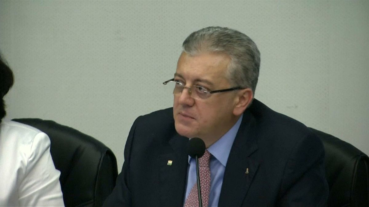 Detido ex-presidente da Petrobras e Banco do Brasil