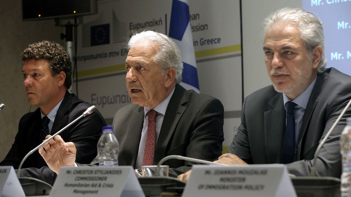 Comissão Europeia ajuda Atenas com fundos para refugiados no país