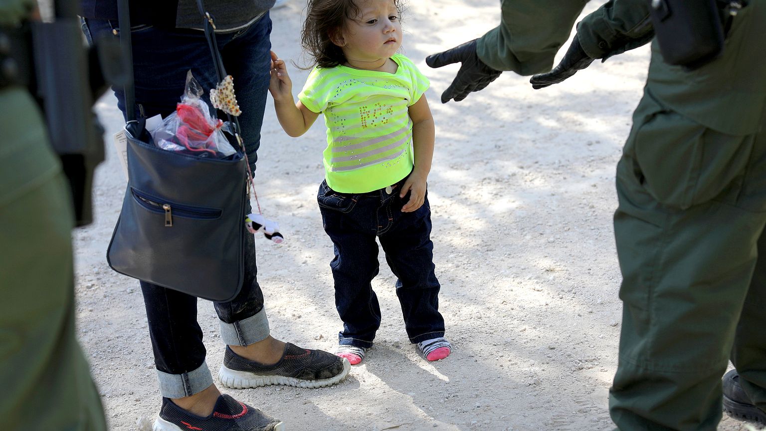 Image: Border Patrol Agents Detain Migrants Near US-Mexico Border